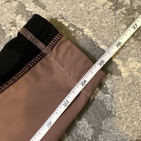 Lululemon Leggings Womens Size 4 Purple Black Batik Trail Bound Tight - Picture 9 of 9